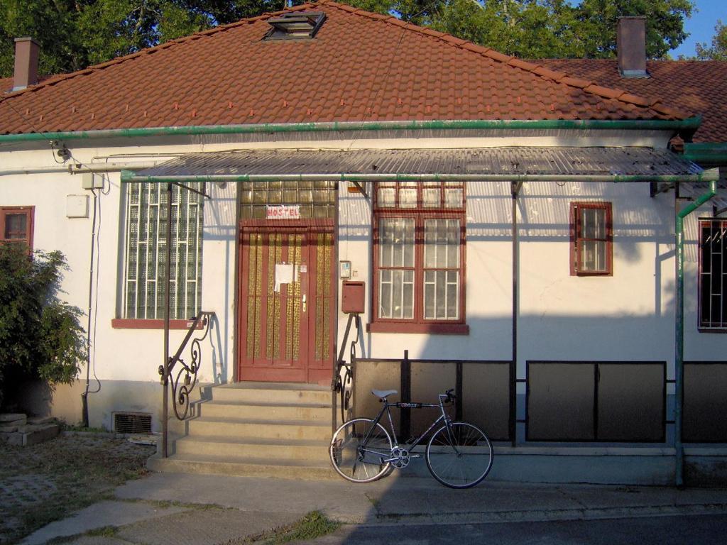 Ifi Hostel Печ Экстерьер фото